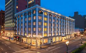 The Hi-Lo, Autograph Collection